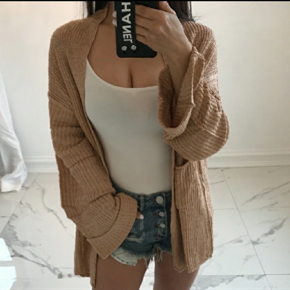 ❌Sold❌AMANDA Wide Cuff Cardi in Blush - Picture 2 of 6